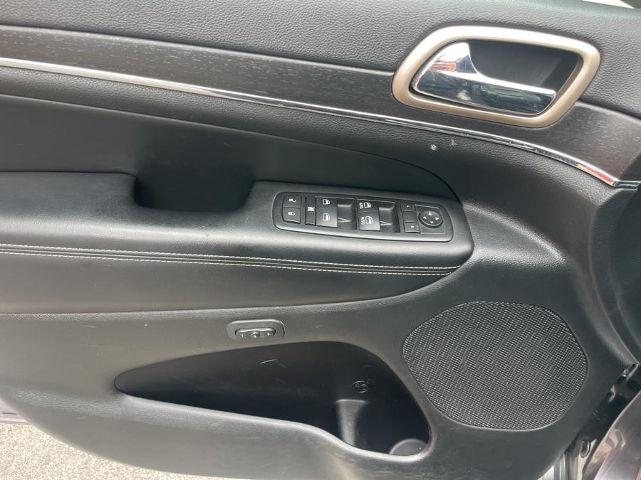2015 Jeep Grand Cherokee 4WD 4dr Limited, available for sale in Worcester, Massachusetts | Worcester Auto Outlet LLC. Worcester, Massachusetts 2015 Jeep Grand Cherokee 4WD 4dr Limited, available for sale in Worcester, Massachusetts | Worcester Auto Outlet LLC. Worcester, Massachusetts