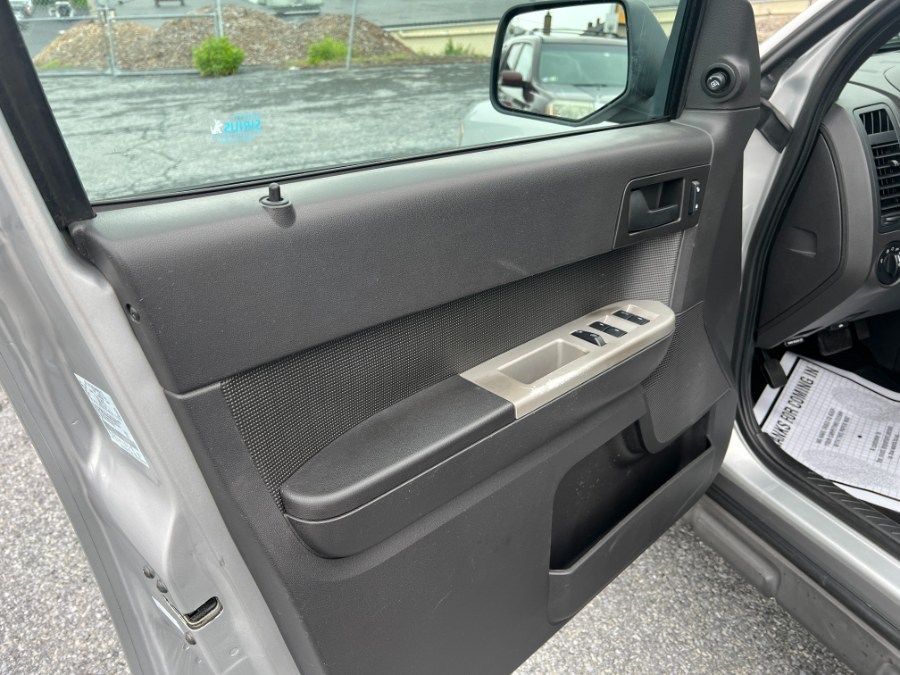 2009 Ford Escape 4WD 4dr V6 Auto XLT, available for sale in Bethlehem, Pennsylvania | Best Auto Deals LLC. Bethlehem, Pennsylvania 2009 Ford Escape 4WD 4dr V6 Auto XLT, available for sale in Bethlehem, Pennsylvania | Best Auto Deals LLC. Bethlehem, Pennsylvania