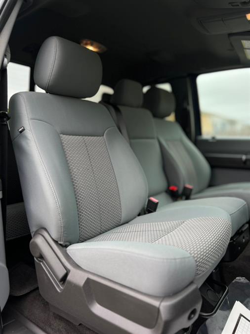 2016 Ford Super Duty F-350 SRW 4WD SuperCab 158" XLT, available for sale in Paterson, New Jersey | Speedway Motors LLC. Paterson, New Jersey 2016 Ford Super Duty F-350 SRW 4WD SuperCab 158" XLT, available for sale in Paterson, New Jersey | Speedway Motors LLC. Paterson, New Jersey
