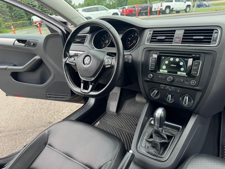 2015 Volkswagen Jetta Sedan 4dr Auto 1.8T SE w/Connectivity/Navigation, available for sale in Berlin, Connecticut | Tru Auto Mall. Berlin, Connecticut 2015 Volkswagen Jetta Sedan 4dr Auto 1.8T SE w/Connectivity/Navigation, available for sale in Berlin, Connecticut | Tru Auto Mall. Berlin, Connecticut