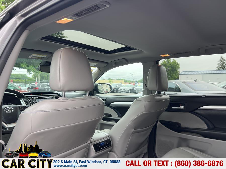 2017 Toyota Highlander XLE V6 AWD (Natl), available for sale in East Windsor, Connecticut | Car City LLC. East Windsor, Connecticut 2017 Toyota Highlander XLE V6 AWD (Natl), available for sale in East Windsor, Connecticut | Car City LLC. East Windsor, Connecticut