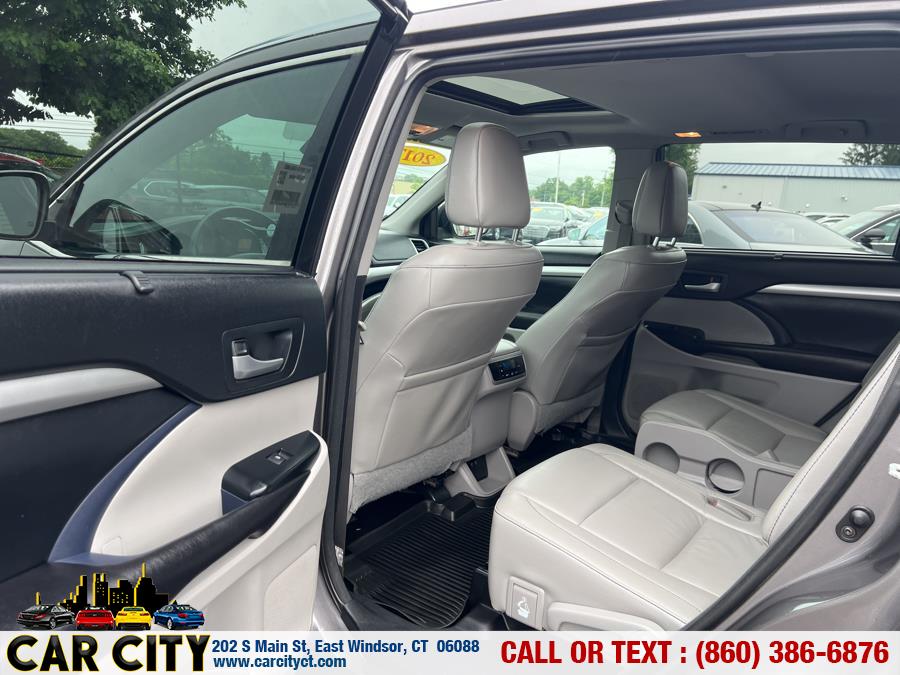 2017 Toyota Highlander XLE V6 AWD (Natl), available for sale in East Windsor, Connecticut | Car City LLC. East Windsor, Connecticut 2017 Toyota Highlander XLE V6 AWD (Natl), available for sale in East Windsor, Connecticut | Car City LLC. East Windsor, Connecticut