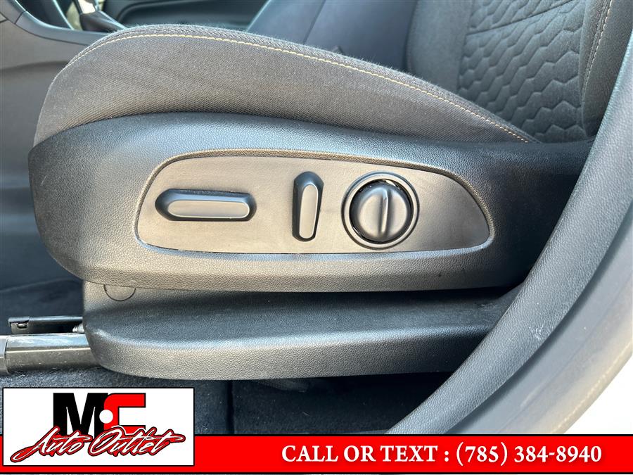 2021 Chevrolet Equinox AWD 4dr LT w/2FL, available for sale in Colby, Kansas | M C Auto Outlet Inc. Colby, Kansas 2021 Chevrolet Equinox AWD 4dr LT w/2FL, available for sale in Colby, Kansas | M C Auto Outlet Inc. Colby, Kansas