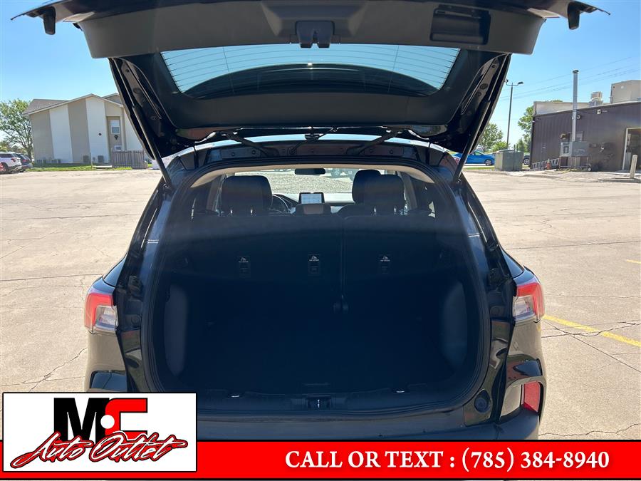 2020 Ford Escape SE AWD, available for sale in Colby, Kansas | M C Auto Outlet Inc. Colby, Kansas 2020 Ford Escape SE AWD, available for sale in Colby, Kansas | M C Auto Outlet Inc. Colby, Kansas