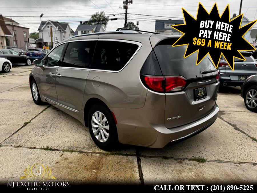 2018 Chrysler Pacifica Touring L FWD, available for sale in Elizabeth, New Jersey | NJ Exotic Motors. Elizabeth, New Jersey 2018 Chrysler Pacifica Touring L FWD, available for sale in Elizabeth, New Jersey | NJ Exotic Motors. Elizabeth, New Jersey