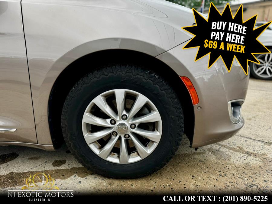 2018 Chrysler Pacifica Touring L FWD, available for sale in Elizabeth, New Jersey | NJ Exotic Motors. Elizabeth, New Jersey 2018 Chrysler Pacifica Touring L FWD, available for sale in Elizabeth, New Jersey | NJ Exotic Motors. Elizabeth, New Jersey