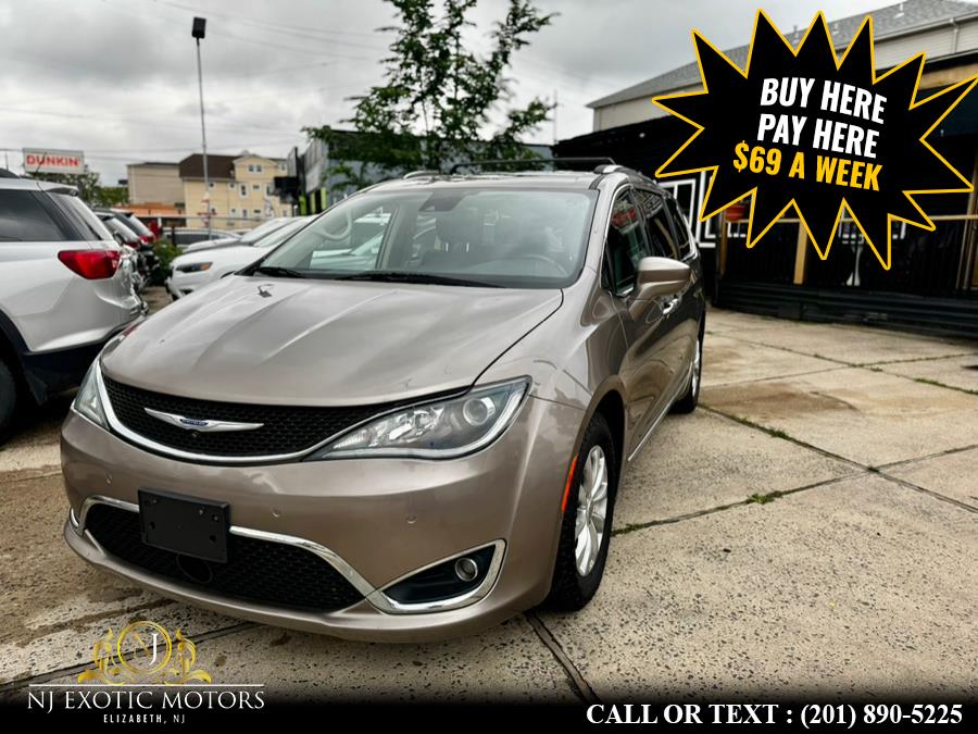 Used 2018 Chrysler Pacifica in Elizabeth, New Jersey | NJ Exotic Motors. Elizabeth, New Jersey