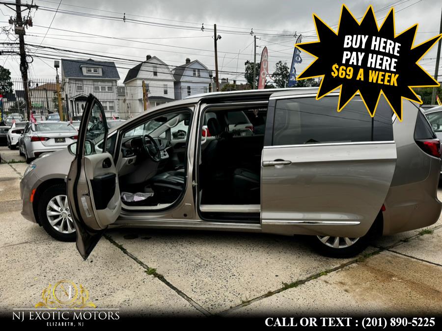 2018 Chrysler Pacifica Touring L FWD, available for sale in Elizabeth, New Jersey | NJ Exotic Motors. Elizabeth, New Jersey 2018 Chrysler Pacifica Touring L FWD, available for sale in Elizabeth, New Jersey | NJ Exotic Motors. Elizabeth, New Jersey