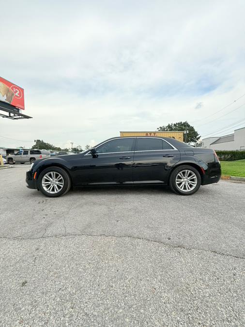 2016 Chrysler 300 4dr Sdn Limited RWD, available for sale in Kissimmee, Florida | Nationwide Auto Trading LLC. Kissimmee, Florida 2016 Chrysler 300 4dr Sdn Limited RWD, available for sale in Kissimmee, Florida | Nationwide Auto Trading LLC. Kissimmee, Florida