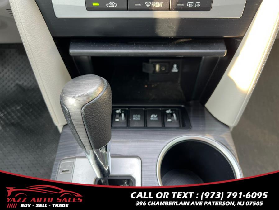 2012 Toyota Camry Hybrid 4dr Sdn XLE, available for sale in Paterson, New Jersey | Yazz Auto Sales. Paterson, New Jersey 2012 Toyota Camry Hybrid 4dr Sdn XLE, available for sale in Paterson, New Jersey | Yazz Auto Sales. Paterson, New Jersey