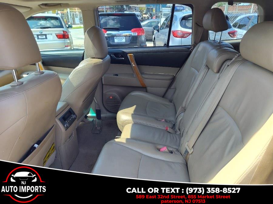 2008 Toyota Highlander Hybrid 4WD 4dr Limited w/3rd Row (Natl), available for sale in Paterson, New Jersey | NJ Auto Imports. Paterson, New Jersey 2008 Toyota Highlander Hybrid 4WD 4dr Limited w/3rd Row (Natl), available for sale in Paterson, New Jersey | NJ Auto Imports. Paterson, New Jersey