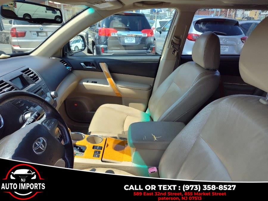 2008 Toyota Highlander Hybrid 4WD 4dr Limited w/3rd Row (Natl), available for sale in Paterson, New Jersey | NJ Auto Imports. Paterson, New Jersey 2008 Toyota Highlander Hybrid 4WD 4dr Limited w/3rd Row (Natl), available for sale in Paterson, New Jersey | NJ Auto Imports. Paterson, New Jersey
