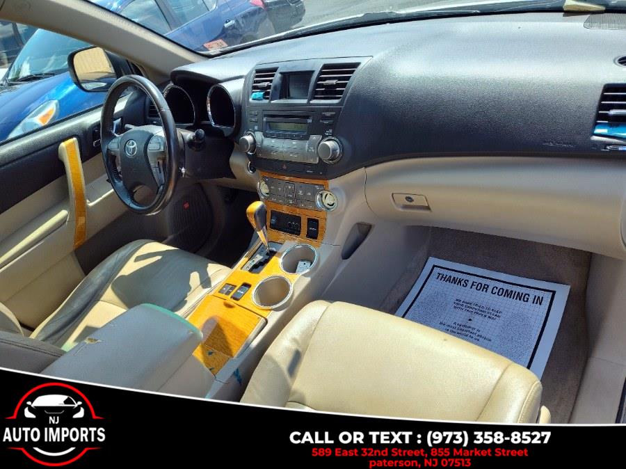 2008 Toyota Highlander Hybrid 4WD 4dr Limited w/3rd Row (Natl), available for sale in Paterson, New Jersey | NJ Auto Imports. Paterson, New Jersey 2008 Toyota Highlander Hybrid 4WD 4dr Limited w/3rd Row (Natl), available for sale in Paterson, New Jersey | NJ Auto Imports. Paterson, New Jersey