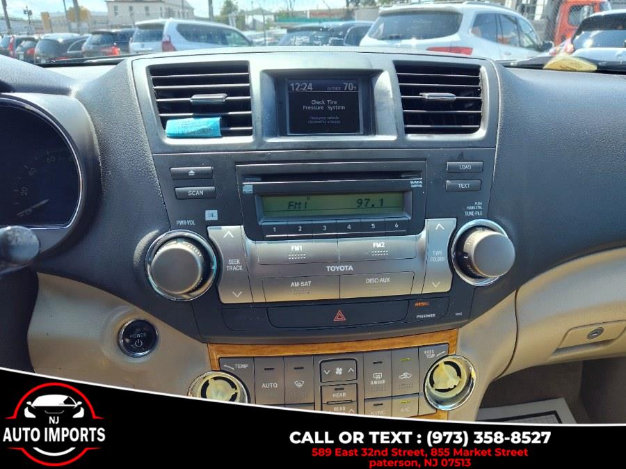 2008 Toyota Highlander Hybrid 4WD 4dr Limited w/3rd Row (Natl), available for sale in Paterson, New Jersey | NJ Auto Imports. Paterson, New Jersey 2008 Toyota Highlander Hybrid 4WD 4dr Limited w/3rd Row (Natl), available for sale in Paterson, New Jersey | NJ Auto Imports. Paterson, New Jersey