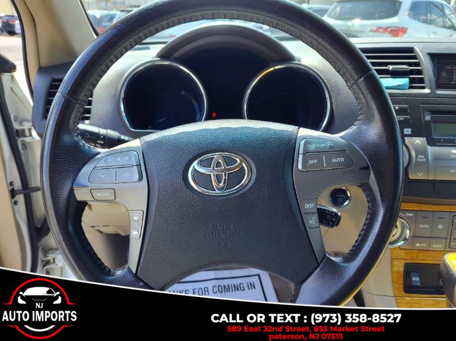 2008 Toyota Highlander Hybrid 4WD 4dr Limited w/3rd Row (Natl), available for sale in Paterson, New Jersey | NJ Auto Imports. Paterson, New Jersey 2008 Toyota Highlander Hybrid 4WD 4dr Limited w/3rd Row (Natl), available for sale in Paterson, New Jersey | NJ Auto Imports. Paterson, New Jersey