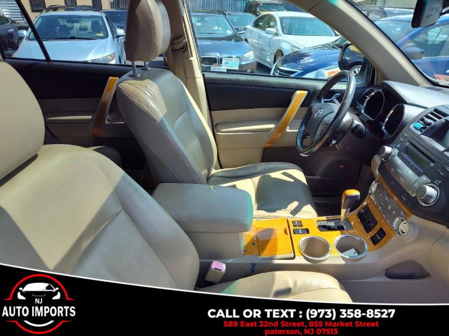 2008 Toyota Highlander Hybrid 4WD 4dr Limited w/3rd Row (Natl), available for sale in Paterson, New Jersey | NJ Auto Imports. Paterson, New Jersey 2008 Toyota Highlander Hybrid 4WD 4dr Limited w/3rd Row (Natl), available for sale in Paterson, New Jersey | NJ Auto Imports. Paterson, New Jersey