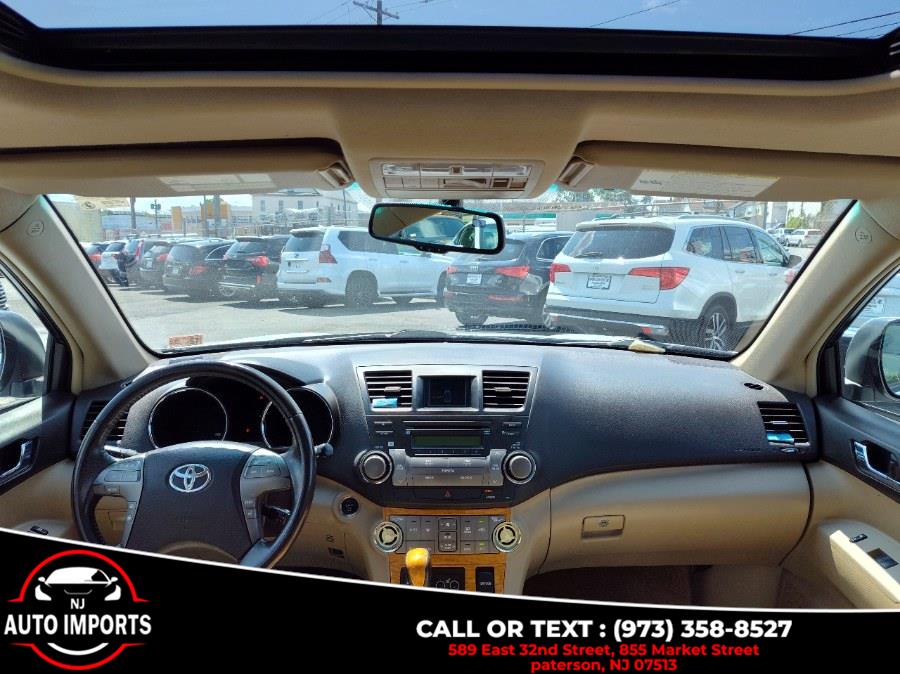2008 Toyota Highlander Hybrid 4WD 4dr Limited w/3rd Row (Natl), available for sale in Paterson, New Jersey | NJ Auto Imports. Paterson, New Jersey 2008 Toyota Highlander Hybrid 4WD 4dr Limited w/3rd Row (Natl), available for sale in Paterson, New Jersey | NJ Auto Imports. Paterson, New Jersey