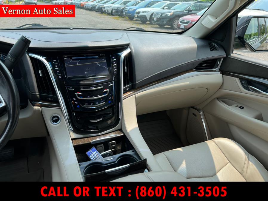 2018 Cadillac Escalade 4WD 4dr Luxury, available for sale in Manchester, Connecticut | Vernon Auto Sale & Service. Manchester, Connecticut 2018 Cadillac Escalade 4WD 4dr Luxury, available for sale in Manchester, Connecticut | Vernon Auto Sale & Service. Manchester, Connecticut