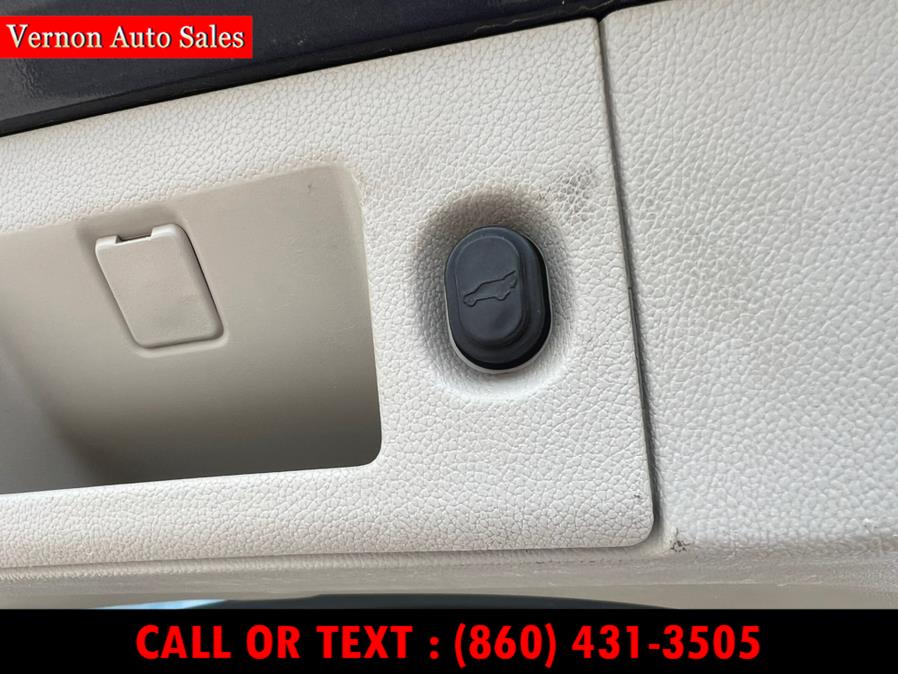 2018 Cadillac Escalade 4WD 4dr Luxury, available for sale in Manchester, Connecticut | Vernon Auto Sale & Service. Manchester, Connecticut 2018 Cadillac Escalade 4WD 4dr Luxury, available for sale in Manchester, Connecticut | Vernon Auto Sale & Service. Manchester, Connecticut