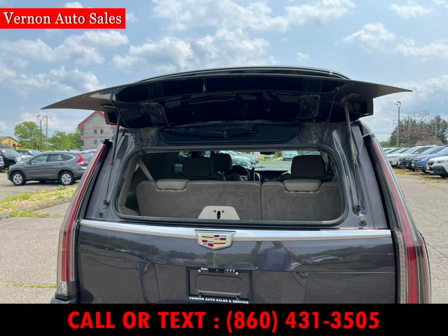 2018 Cadillac Escalade 4WD 4dr Luxury, available for sale in Manchester, Connecticut | Vernon Auto Sale & Service. Manchester, Connecticut 2018 Cadillac Escalade 4WD 4dr Luxury, available for sale in Manchester, Connecticut | Vernon Auto Sale & Service. Manchester, Connecticut