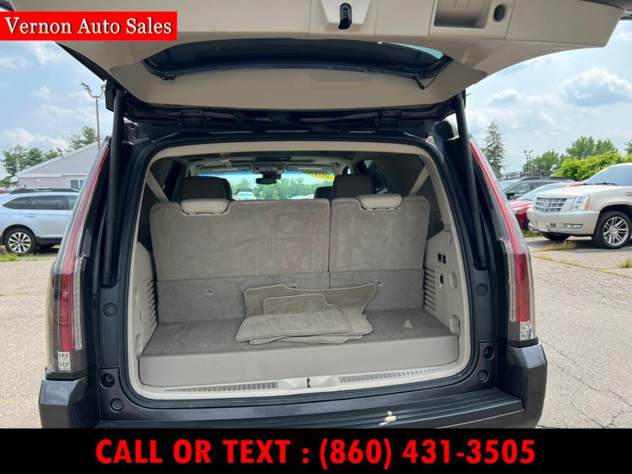 2018 Cadillac Escalade 4WD 4dr Luxury, available for sale in Manchester, Connecticut | Vernon Auto Sale & Service. Manchester, Connecticut 2018 Cadillac Escalade 4WD 4dr Luxury, available for sale in Manchester, Connecticut | Vernon Auto Sale & Service. Manchester, Connecticut