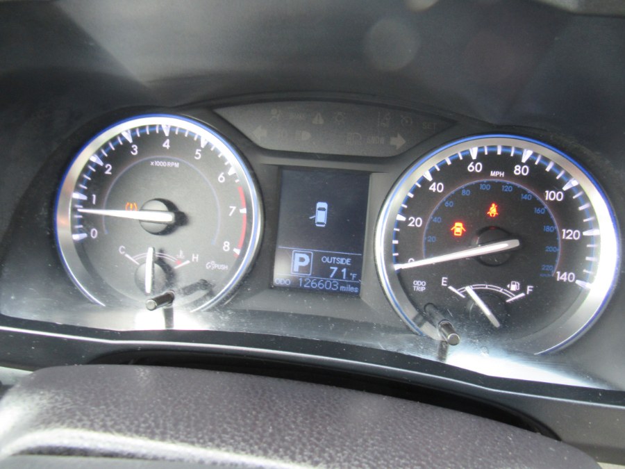 2014 Toyota Highlander LE, available for sale in Worcester, Massachusetts | Hilario's Auto Sales Inc.. Worcester, Massachusetts 2014 Toyota Highlander LE, available for sale in Worcester, Massachusetts | Hilario's Auto Sales Inc.. Worcester, Massachusetts