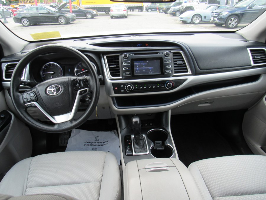 2014 Toyota Highlander LE, available for sale in Worcester, Massachusetts | Hilario's Auto Sales Inc.. Worcester, Massachusetts 2014 Toyota Highlander LE, available for sale in Worcester, Massachusetts | Hilario's Auto Sales Inc.. Worcester, Massachusetts