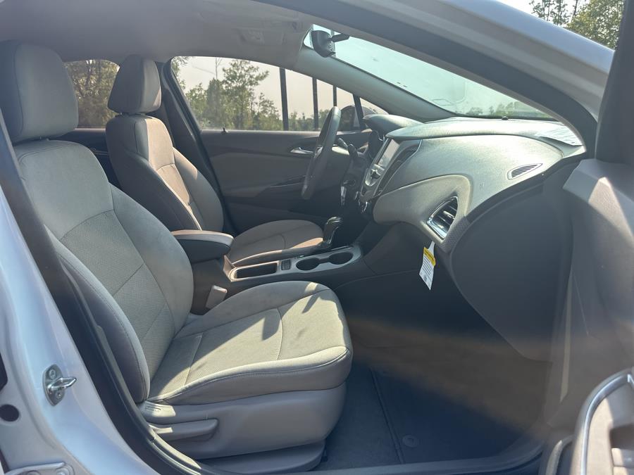 2017 Chevrolet Cruze 4dr Sdn 1.4L LS w/1SB, available for sale in Beavercreek, Ohio | Wholesale Direct Motors. Beavercreek, Ohio 2017 Chevrolet Cruze 4dr Sdn 1.4L LS w/1SB, available for sale in Beavercreek, Ohio | Wholesale Direct Motors. Beavercreek, Ohio