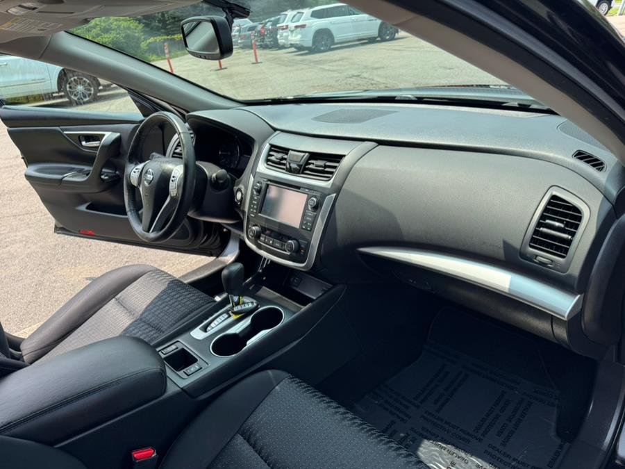 2016 Nissan Altima 4dr Sdn I4 2.5 SR, available for sale in Berlin, Connecticut | Tru Auto Mall. Berlin, Connecticut 2016 Nissan Altima 4dr Sdn I4 2.5 SR, available for sale in Berlin, Connecticut | Tru Auto Mall. Berlin, Connecticut