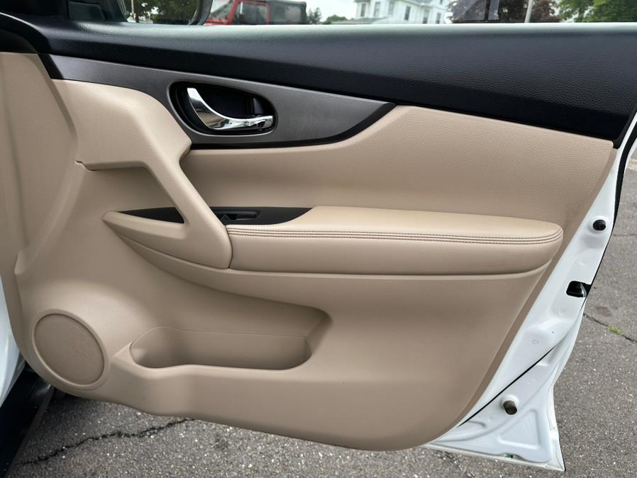 2016 Nissan Rogue FWD 4dr SV, available for sale in New Britain, Connecticut | Central Auto Sales & Service. New Britain, Connecticut 2016 Nissan Rogue FWD 4dr SV, available for sale in New Britain, Connecticut | Central Auto Sales & Service. New Britain, Connecticut