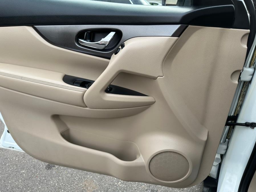 2016 Nissan Rogue FWD 4dr SV, available for sale in New Britain, Connecticut | Central Auto Sales & Service. New Britain, Connecticut 2016 Nissan Rogue FWD 4dr SV, available for sale in New Britain, Connecticut | Central Auto Sales & Service. New Britain, Connecticut