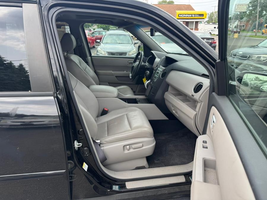 2011 Honda Pilot 4WD 4dr EX-L w/RES, available for sale in East Windsor, Connecticut | A1 Auto Sale LLC. East Windsor, Connecticut 2011 Honda Pilot 4WD 4dr EX-L w/RES, available for sale in East Windsor, Connecticut | A1 Auto Sale LLC. East Windsor, Connecticut