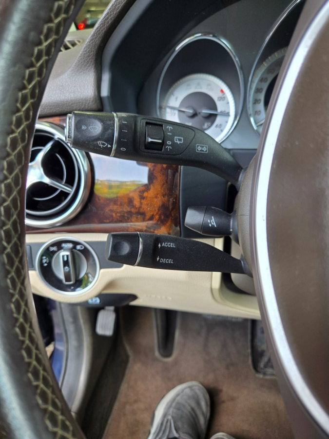2015 Mercedes-Benz GLK-Class 4MATIC 4dr GLK 250 BlueTEC, available for sale in Bristol, Connecticut | Dealmax Motors LLC. Bristol, Connecticut 2015 Mercedes-Benz GLK-Class 4MATIC 4dr GLK 250 BlueTEC, available for sale in Bristol, Connecticut | Dealmax Motors LLC. Bristol, Connecticut