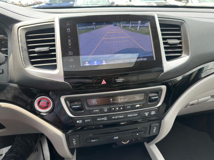 2017 Honda Pilot Touring AWD, available for sale in South Windsor, Connecticut | Mike And Tony Auto Sales, Inc. South Windsor, Connecticut 2017 Honda Pilot Touring AWD, available for sale in South Windsor, Connecticut | Mike And Tony Auto Sales, Inc. South Windsor, Connecticut
