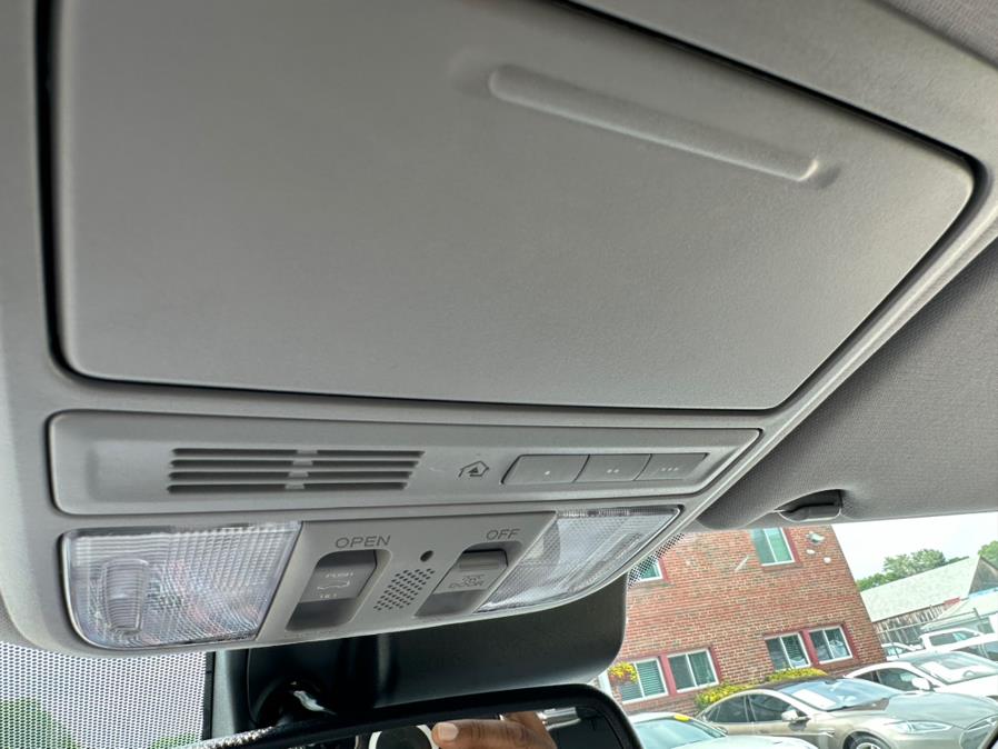2017 Honda Pilot Touring AWD, available for sale in South Windsor, Connecticut | Mike And Tony Auto Sales, Inc. South Windsor, Connecticut 2017 Honda Pilot Touring AWD, available for sale in South Windsor, Connecticut | Mike And Tony Auto Sales, Inc. South Windsor, Connecticut
