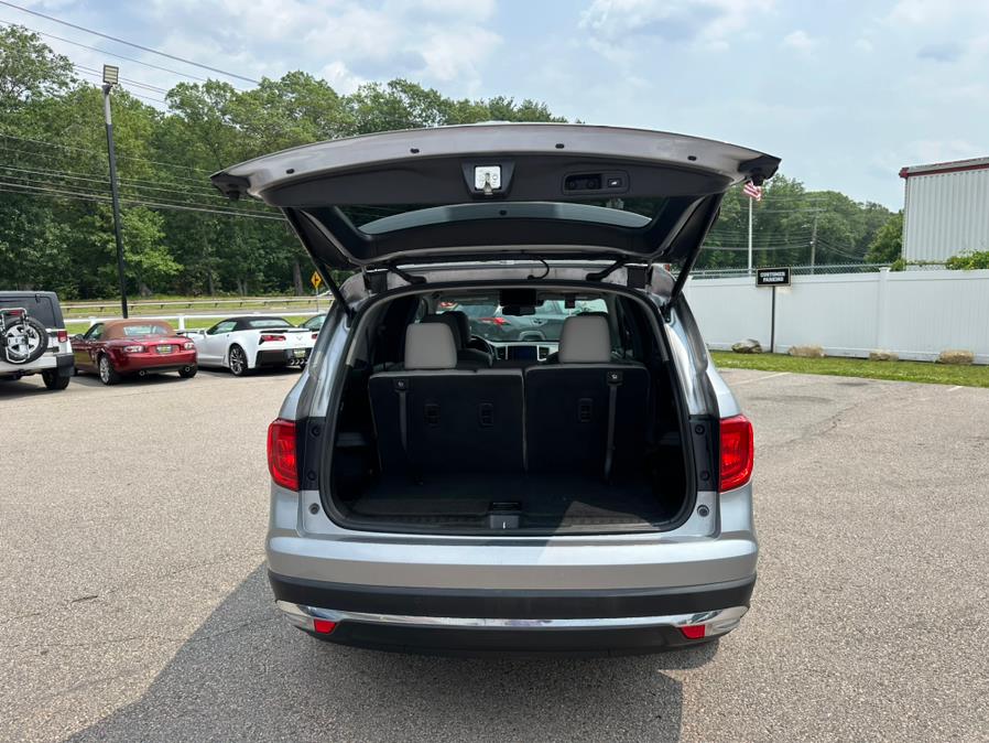 2017 Honda Pilot Touring AWD, available for sale in South Windsor, Connecticut | Mike And Tony Auto Sales, Inc. South Windsor, Connecticut 2017 Honda Pilot Touring AWD, available for sale in South Windsor, Connecticut | Mike And Tony Auto Sales, Inc. South Windsor, Connecticut