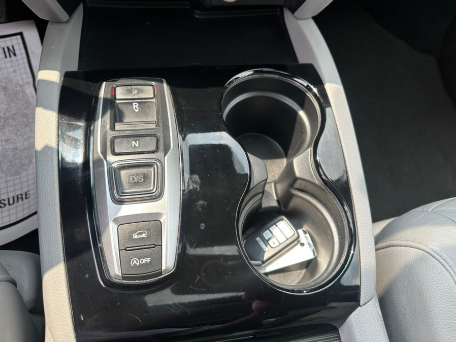 2017 Honda Pilot Touring AWD, available for sale in South Windsor, Connecticut | Mike And Tony Auto Sales, Inc. South Windsor, Connecticut 2017 Honda Pilot Touring AWD, available for sale in South Windsor, Connecticut | Mike And Tony Auto Sales, Inc. South Windsor, Connecticut