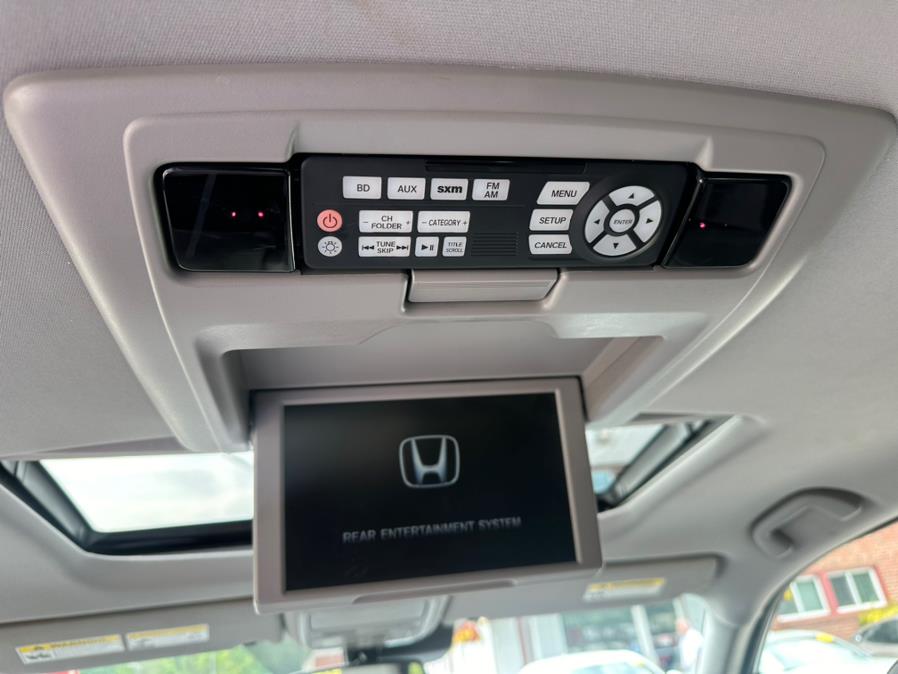 2017 Honda Pilot Touring AWD, available for sale in South Windsor, Connecticut | Mike And Tony Auto Sales, Inc. South Windsor, Connecticut 2017 Honda Pilot Touring AWD, available for sale in South Windsor, Connecticut | Mike And Tony Auto Sales, Inc. South Windsor, Connecticut