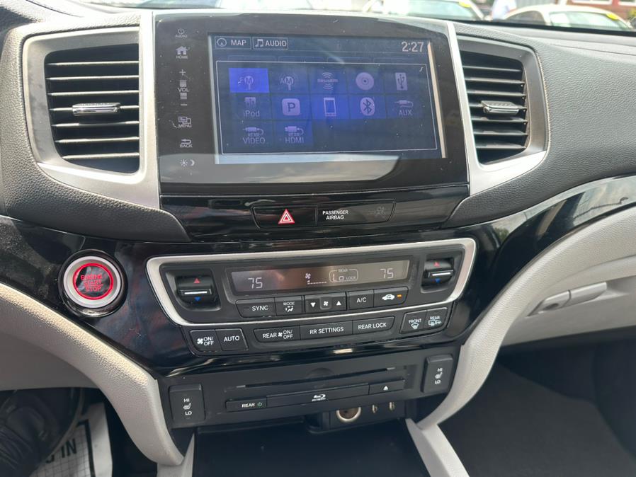 2017 Honda Pilot Touring AWD, available for sale in South Windsor, Connecticut | Mike And Tony Auto Sales, Inc. South Windsor, Connecticut 2017 Honda Pilot Touring AWD, available for sale in South Windsor, Connecticut | Mike And Tony Auto Sales, Inc. South Windsor, Connecticut