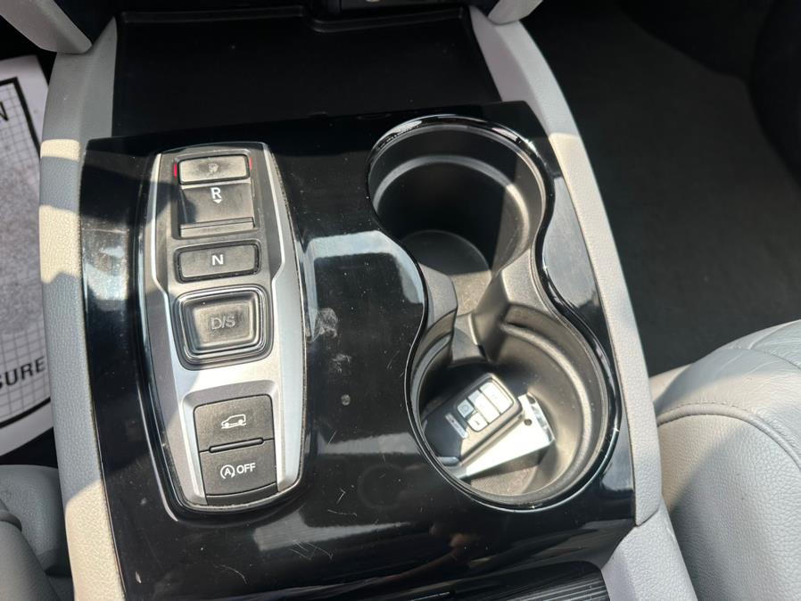 2017 Honda Pilot Touring AWD, available for sale in South Windsor, Connecticut | Mike And Tony Auto Sales, Inc. South Windsor, Connecticut 2017 Honda Pilot Touring AWD, available for sale in South Windsor, Connecticut | Mike And Tony Auto Sales, Inc. South Windsor, Connecticut