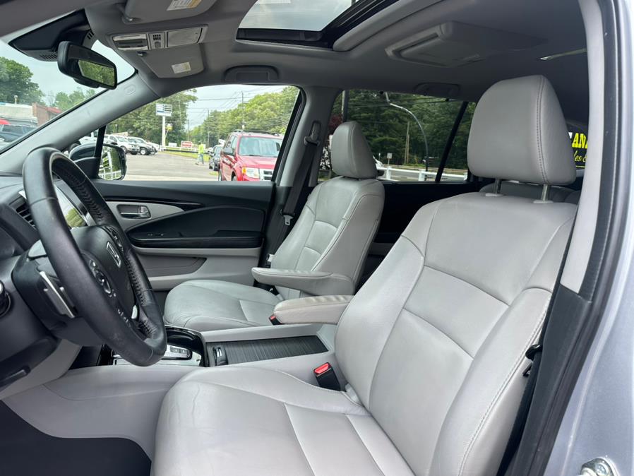 2017 Honda Pilot Touring AWD, available for sale in South Windsor, Connecticut | Mike And Tony Auto Sales, Inc. South Windsor, Connecticut 2017 Honda Pilot Touring AWD, available for sale in South Windsor, Connecticut | Mike And Tony Auto Sales, Inc. South Windsor, Connecticut