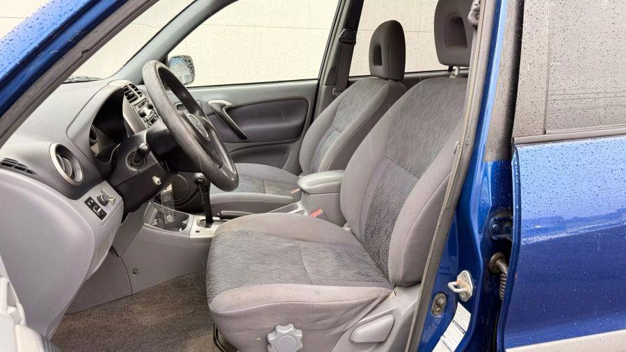 2002 Toyota Rav4 Sport Utility 4D, available for sale in Linden, New Jersey | Route 27 Auto Mall. Linden, New Jersey 2002 Toyota Rav4 Sport Utility 4D, available for sale in Linden, New Jersey | Route 27 Auto Mall. Linden, New Jersey