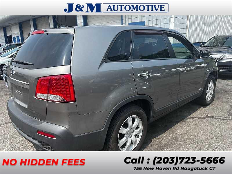 2013 Kia Sorento LX, available for sale in Naugatuck, Connecticut | J&M Automotive Sls&Svc LLC. Naugatuck, Connecticut 2013 Kia Sorento LX, available for sale in Naugatuck, Connecticut | J&M Automotive Sls&Svc LLC. Naugatuck, Connecticut