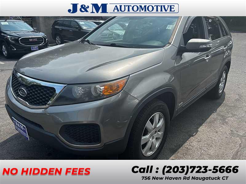 2013 Kia Sorento LX, available for sale in Naugatuck, Connecticut | J&M Automotive Sls&Svc LLC. Naugatuck, Connecticut 2013 Kia Sorento LX, available for sale in Naugatuck, Connecticut | J&M Automotive Sls&Svc LLC. Naugatuck, Connecticut
