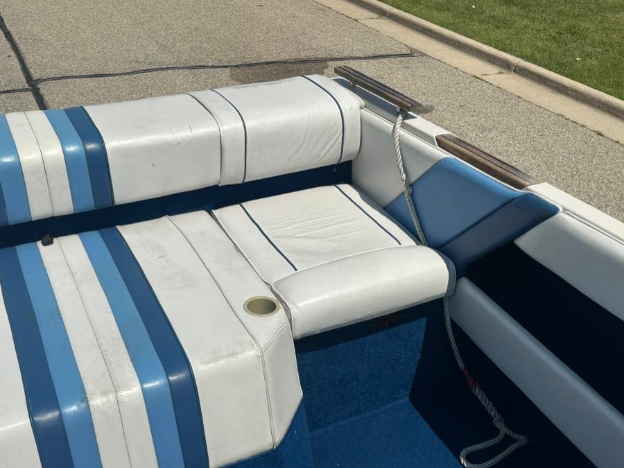 1987 Sea Ray Seville BOAT, available for sale in Darien, Wisconsin | Geneva Motor Cars. Darien, Wisconsin 1987 Sea Ray Seville BOAT, available for sale in Darien, Wisconsin | Geneva Motor Cars. Darien, Wisconsin