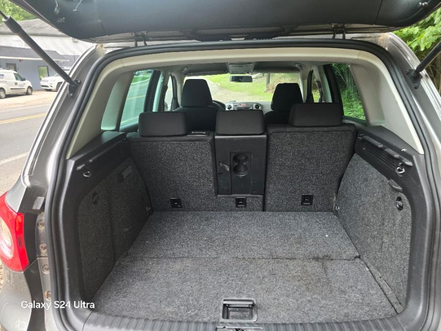2009 Volkswagen Tiguan AWD SE w/Leather, available for sale in Bloomingdale, New Jersey | Bloomingdale Auto Group. Bloomingdale, New Jersey 2009 Volkswagen Tiguan AWD SE w/Leather, available for sale in Bloomingdale, New Jersey | Bloomingdale Auto Group. Bloomingdale, New Jersey
