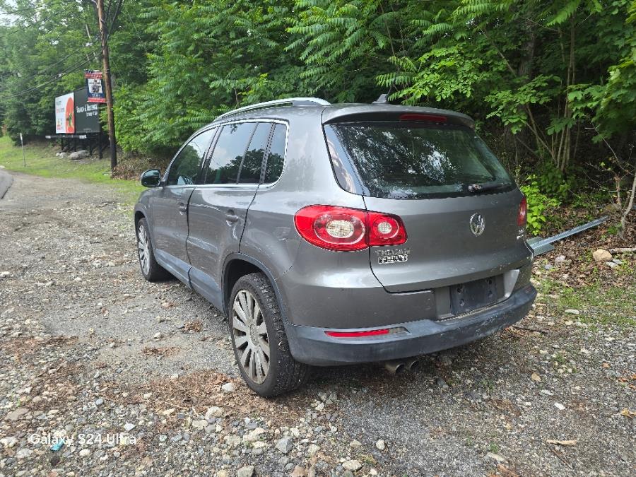 2009 Volkswagen Tiguan AWD SE w/Leather, available for sale in Bloomingdale, New Jersey | Bloomingdale Auto Group. Bloomingdale, New Jersey 2009 Volkswagen Tiguan AWD SE w/Leather, available for sale in Bloomingdale, New Jersey | Bloomingdale Auto Group. Bloomingdale, New Jersey