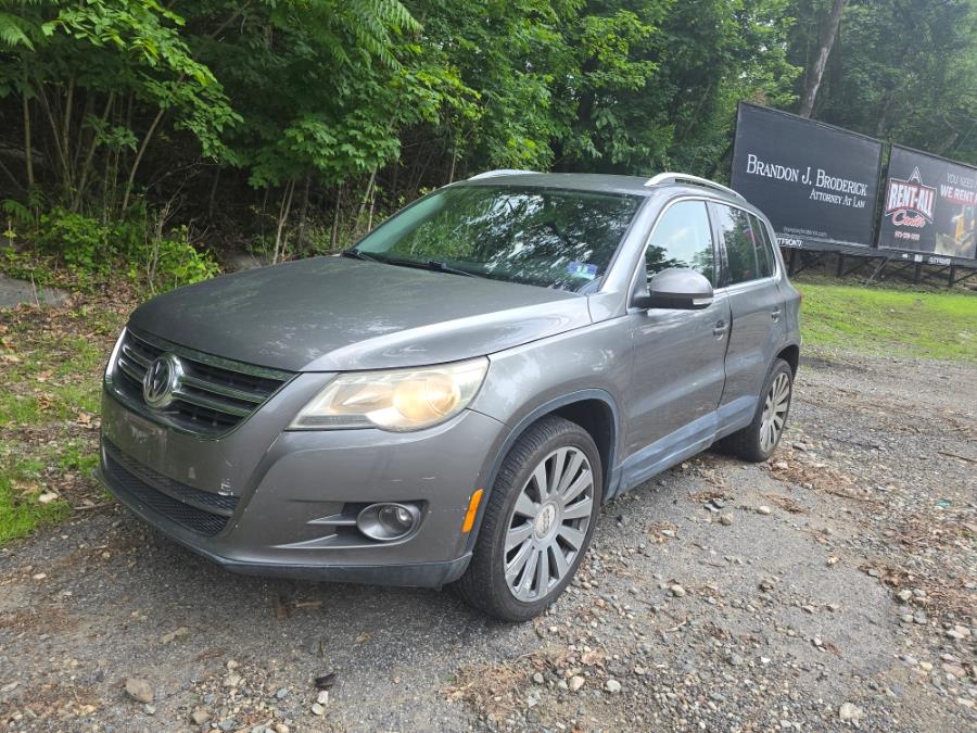 2009 Volkswagen Tiguan AWD SE w/Leather, available for sale in Bloomingdale, New Jersey | Bloomingdale Auto Group. Bloomingdale, New Jersey 2009 Volkswagen Tiguan AWD SE w/Leather, available for sale in Bloomingdale, New Jersey | Bloomingdale Auto Group. Bloomingdale, New Jersey