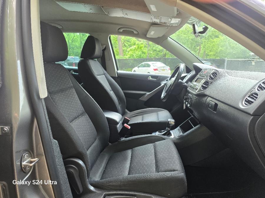 2009 Volkswagen Tiguan AWD SE w/Leather, available for sale in Bloomingdale, New Jersey | Bloomingdale Auto Group. Bloomingdale, New Jersey 2009 Volkswagen Tiguan AWD SE w/Leather, available for sale in Bloomingdale, New Jersey | Bloomingdale Auto Group. Bloomingdale, New Jersey