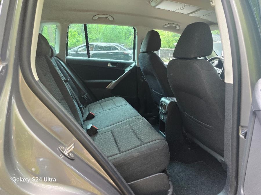 2009 Volkswagen Tiguan AWD SE w/Leather, available for sale in Bloomingdale, New Jersey | Bloomingdale Auto Group. Bloomingdale, New Jersey 2009 Volkswagen Tiguan AWD SE w/Leather, available for sale in Bloomingdale, New Jersey | Bloomingdale Auto Group. Bloomingdale, New Jersey